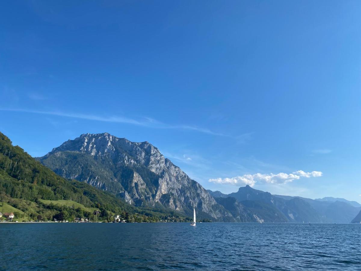 Ferienhaeuschen Am Traunsee Mit Tretboot Zur Freien Nutzung Am Badeplatz Альтмюнстер Экстерьер фото