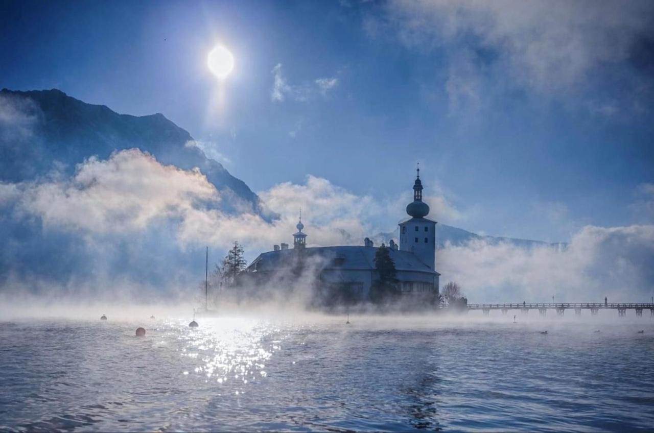 Ferienhaeuschen Am Traunsee Mit Tretboot Zur Freien Nutzung Am Badeplatz Альтмюнстер Экстерьер фото